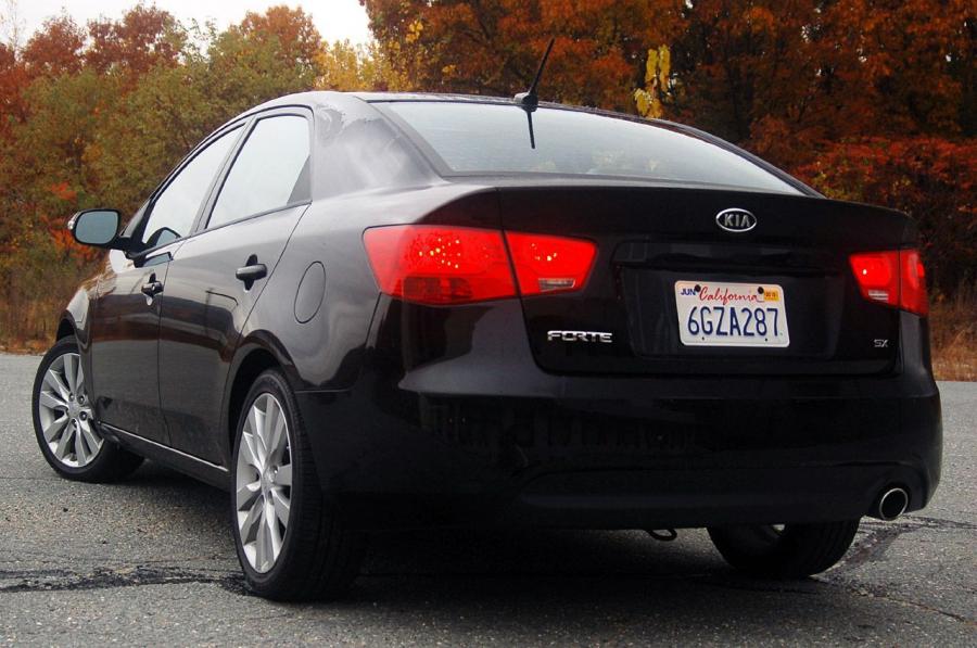  Kia Forte SX 2010 года  (фото 2 из 48)